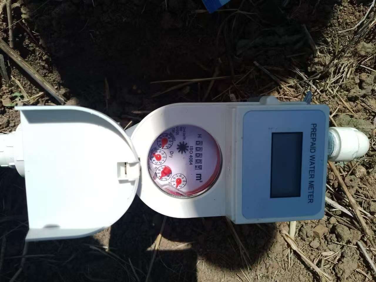 SH meter field photo, 03 · Dial + token